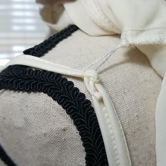 ✨ Avenue Studio Cream Sheer Pintuck Cami Layered with Adjustable Tank - Picture 5 of 7